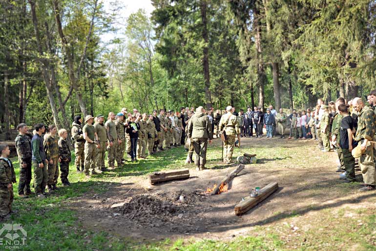 Военные сборы с участием белорусских школьников.