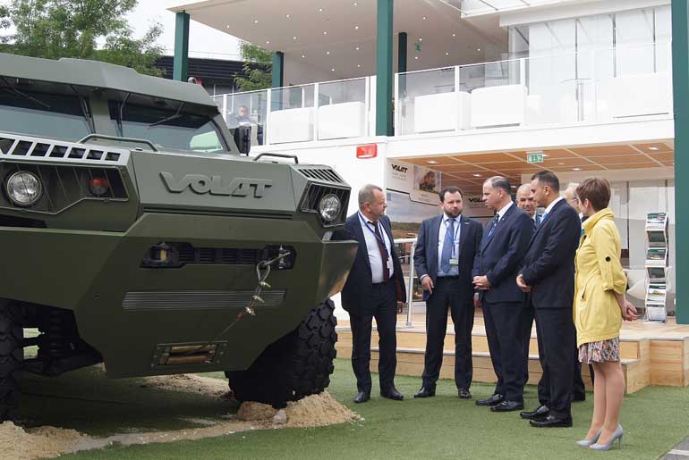 В рамках международной выставки обороны и безопасности Eurosatory 2016 стенд ВОЛАТ посетил Его Королевское высочество Принц Фейсал Бен Аль Хусейн, Специальный помощник Председателя Объединенного комитета начальников штабов вооруженных сил Иордании.